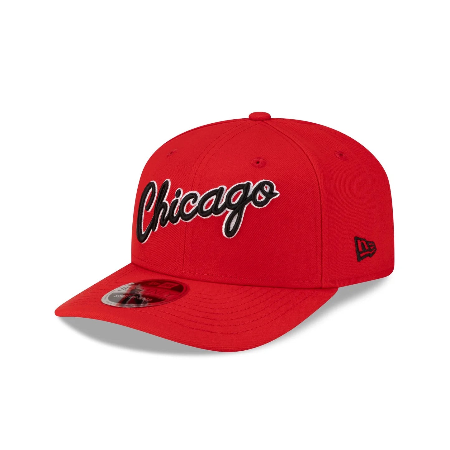 red Chicago Bulls Hardwood Classics 9SEVENTY stretch-snap hat features a black "Chicago" script embroidery on the front.