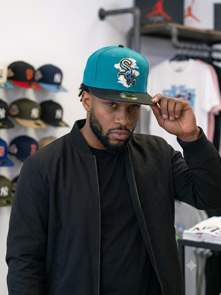 New Era 59FIFTY Chicago White Sox fitted cap features a two-tone design with a unique "cloud spiral" embroidery around the logo.