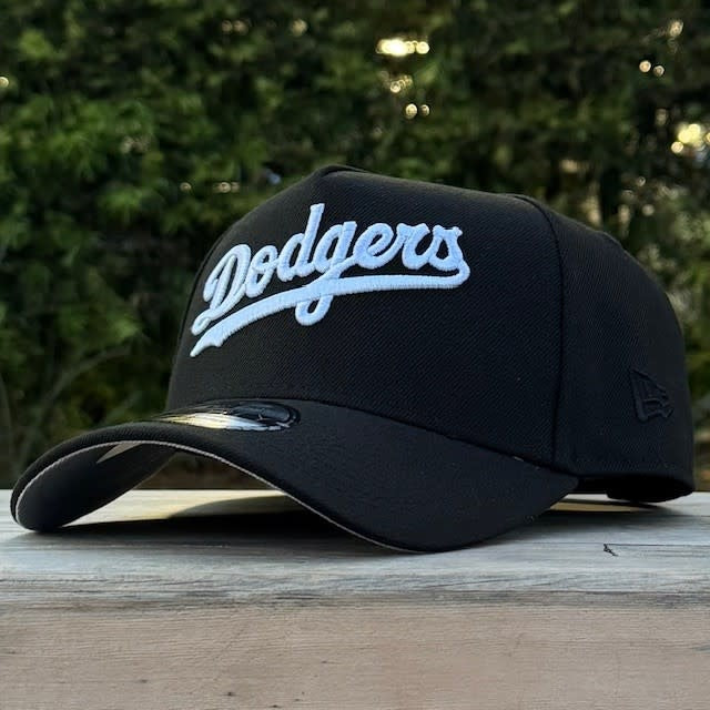 New Era Dodgers 9FORTY A-Frame features a black crown with a contrasting white script logo.
